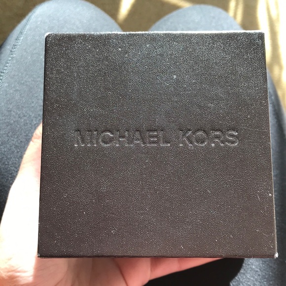 Brand New- Slim Runway Michael Kors Watch - Picture 7 of 7